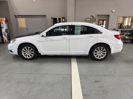 2013 Chrysler 200 Manchester IA