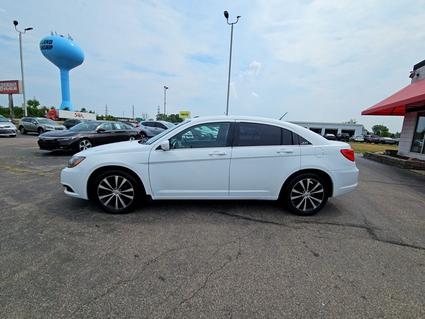 2013 Chrysler 200 Grandville MI