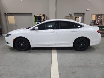2016 Chrysler 200 Manchester IA
