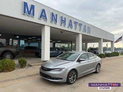 2015 Chrysler 200 Manhattan KS