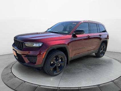 2025 Jeep Grand Cherokee Pierre SD