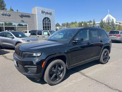 2025 Jeep Grand Cherokee Pullman WA