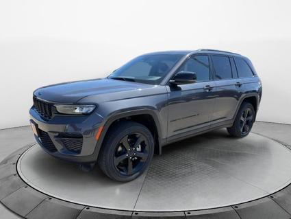 2025 Jeep Grand Cherokee Pierre SD