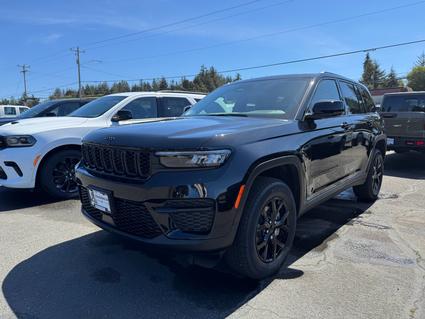 2025 Jeep Grand Cherokee Cops Bay OR