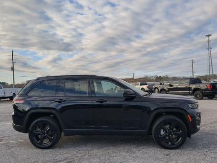 2023 Jeep Grand Cherokee Winder GA