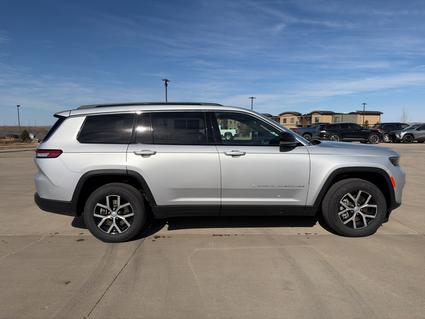 2024 Jeep Grand Cherokee L Pierre SD