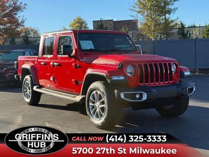 2023 Jeep Gladiator Milwaukee WI