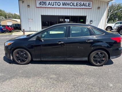 2017 Ford Focus Laurel  MT