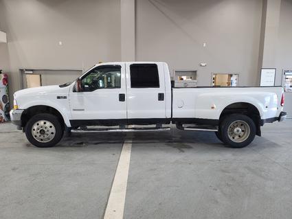 2004 Ford F-550 Manchester IA