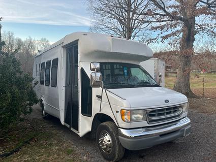 2000 Ford Econoline Tullahoma TN