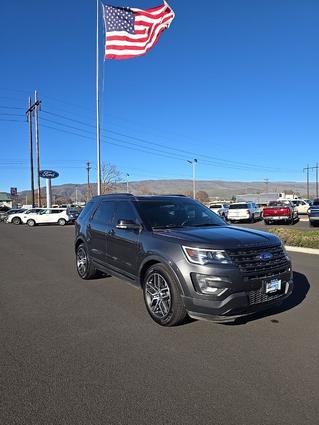2017 Ford Explorer  