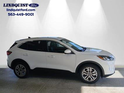 2022 Ford Escape Hybrid  