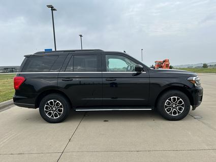 2022 Ford Expedition Pierre SD