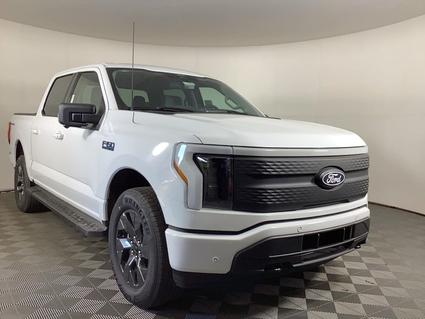 2025 Ford F-150 Lightning Grandville MI