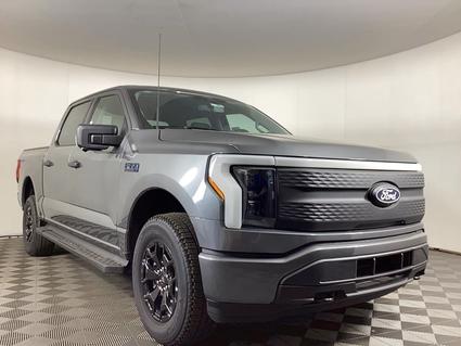 2025 Ford F-150 Lightning Grandville MI
