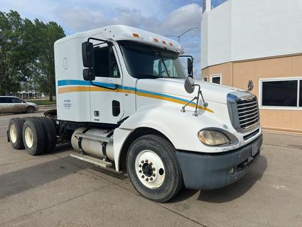 2005 Freightliner Columbia 120 Wolf Point MT