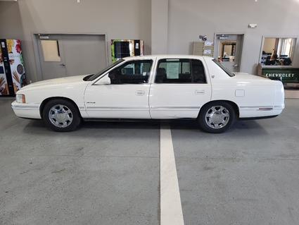 1999 Cadillac Deville Manchester IA