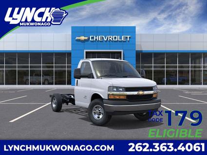 2025 Chevrolet Express Mukwonago WI