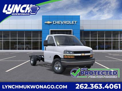 2025 Chevrolet Express Mukwonago WI
