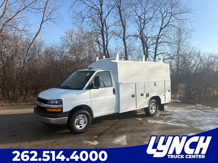 2025 Chevrolet Express Waterford WI