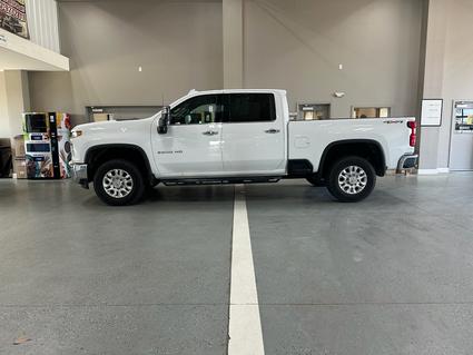 2023 Chevrolet Silverado Manchester IA