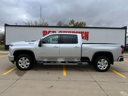 2022 Chevrolet Silverado Manchester IA