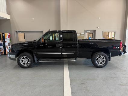 2004 Chevrolet Silverado Manchester IA