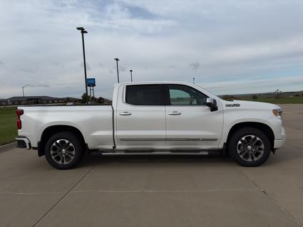 2023 Chevrolet Silverado Pierre SD