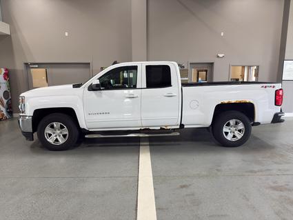 2017 Chevrolet Silverado Manchester IA
