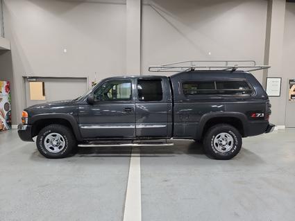 2003 GMC Sierra Manchester IA