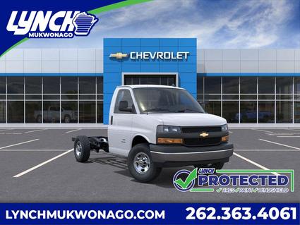 2025 Chevrolet Express Mukwonago WI