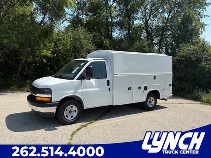 2025 Chevrolet Express Waterford WI