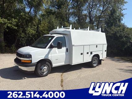 2025 Chevrolet Express Waterford WI