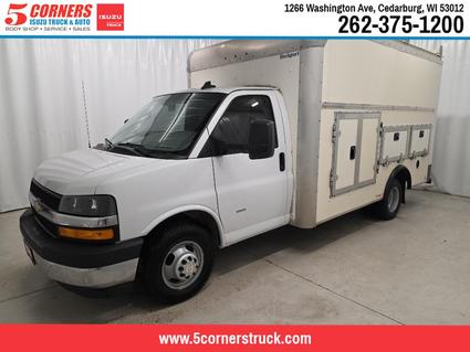 2022 Chevrolet Express Cedarburg WI