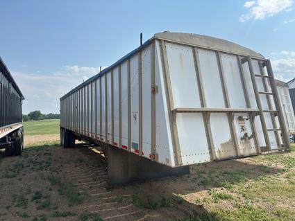 1991 MERRITT GRAIN TRAILER Wolf Point MT