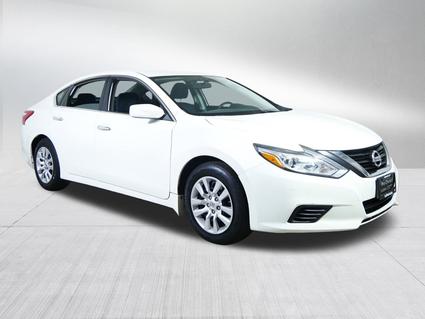 2017 Nissan Altima Minneapolis MN