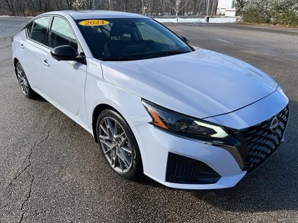 2024 Nissan Altima Bloomington IN