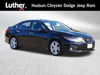 2017 Nissan Altima Hudson WI