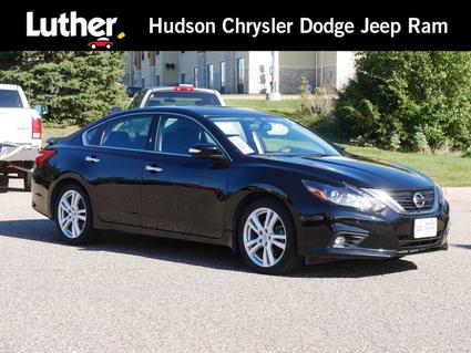 2017 Nissan Altima Hudson WI