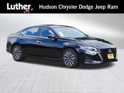 2023 Nissan Altima Hudson WI
