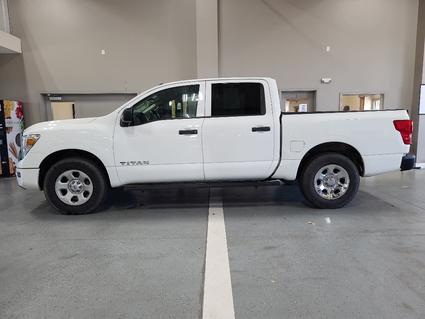 2021 Nissan Titan Manchester IA