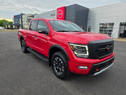 2021 Nissan Titan Paris TN