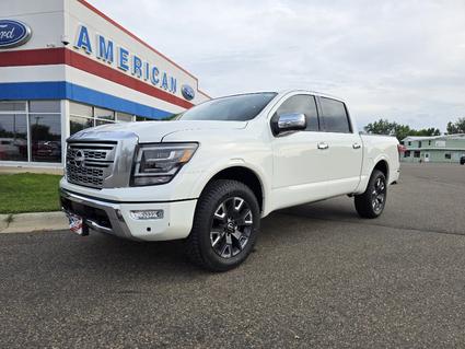 2023 Nissan Titan Glendive MT