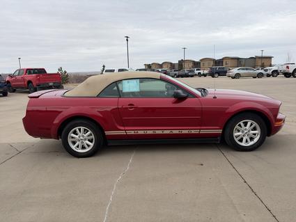 2007 Ford Mustang Pierre SD
