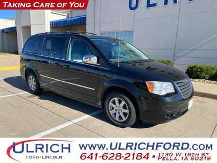 2010 Chrysler Town & Country Pella IA
