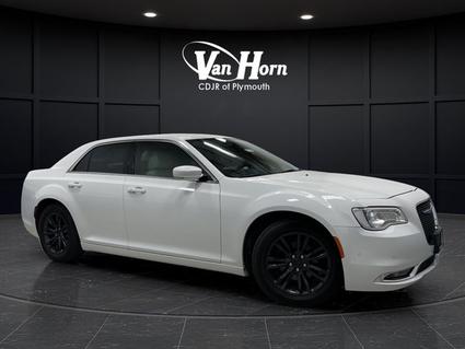 2021 Chrysler 300 Plymouth WI