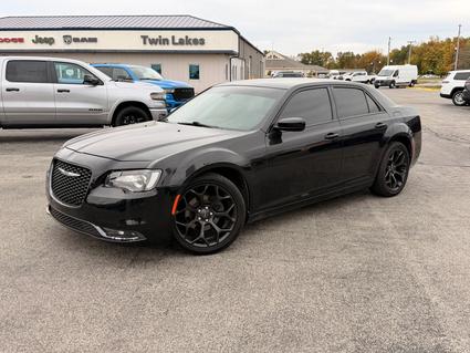 2019 Chrysler 300S Monticello IN
