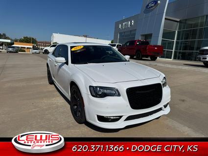 2022 Chrysler 300 Dodge City KS