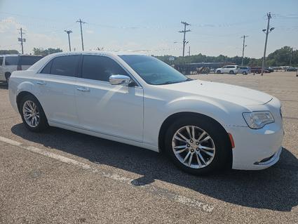 2017 Chrysler 300C Memphis TN