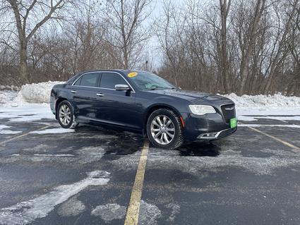 2018 Chrysler 300C Slinger WI
